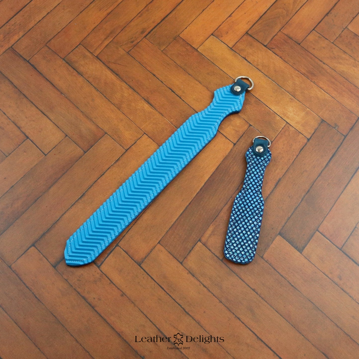 Dagger - Sparkly Blue Stars & Blue Ripple Rubber