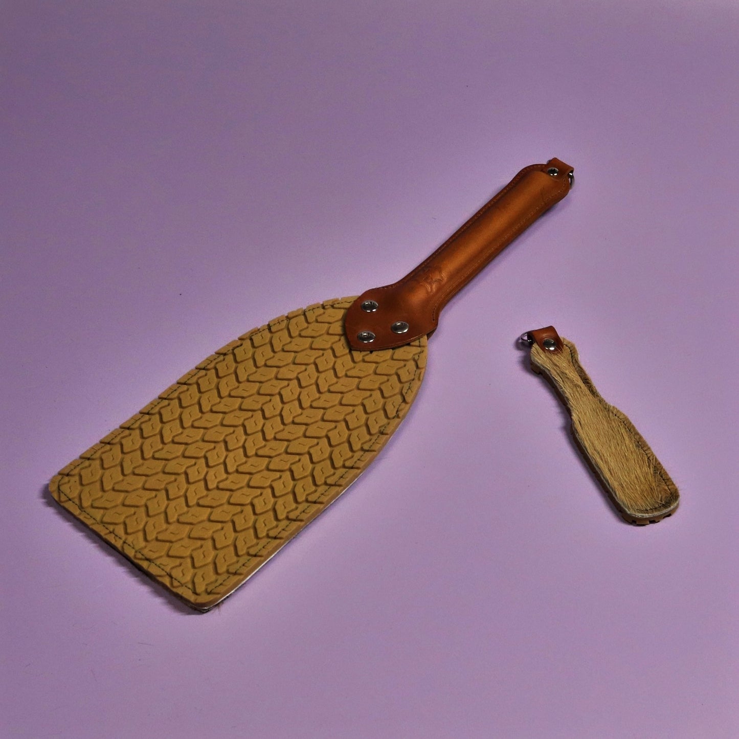 Booty Beater - Beige Tyre Tread Rubber & Springbok with Tan Handle